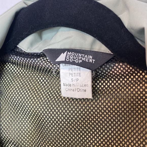 MEC| Light Sage Green Hooded Rain Jacket - Shell - Small - Picture 2 of 3
